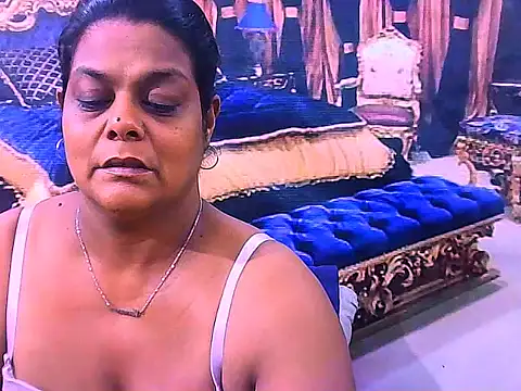 Snapshot of indianCherryPie chatting on February 17, 5:15 am indianCherryPie online show from February 17, 5:15 am