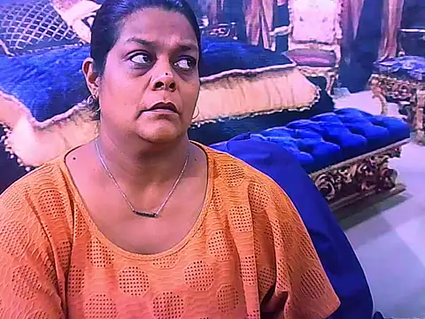 Snapshot of indianCherryPie chatting on February 19, 5:14 am indianCherryPie online show from February 19, 5:14 am