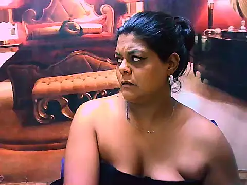 Snapshot of indianCherryPie chatting on April 7, 6:19 pm indianCherryPie online show from April 7, 6:19 pm