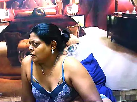 Snapshot of indianCherryPie chatting on April 8, 6:24 am indianCherryPie online show from April 8, 6:24 am