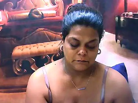 Snapshot of indianCherryPie chatting on April 11, 6:51 am indianCherryPie online show from April 11, 6:51 am