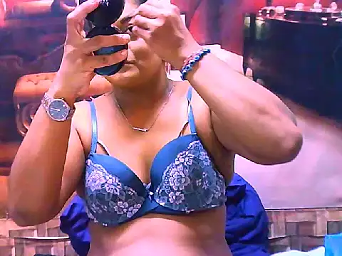 Snapshot of indianCherryPie chatting on April 13, 6:30 am indianCherryPie online show from April 13, 6:30 am