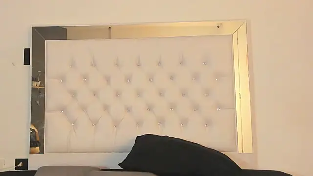 brendamaz online show from December 18, 11:38 am