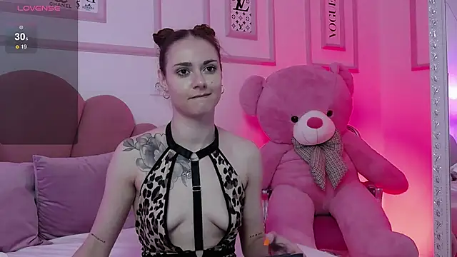 Snapshot of Abby__White chatting on February 17, 8:58 pm Abby White online show from February 17, 8:58 pm