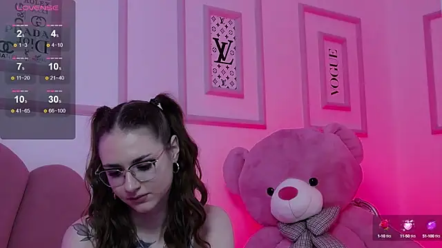 Snapshot of Abby__White chatting on March 3, 8:21 pm Abby White online show from March 3, 8:21 pm