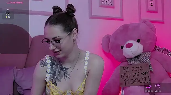 Snapshot of Abby__White chatting on March 11, 9:15 pm Abby White online show from March 11, 9:15 pm