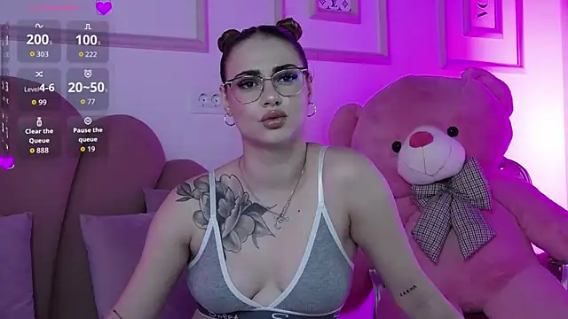 Snapshot of Abby__White chatting on September 22, 3:58 pm Abby White online show from September 22, 3:58 pm