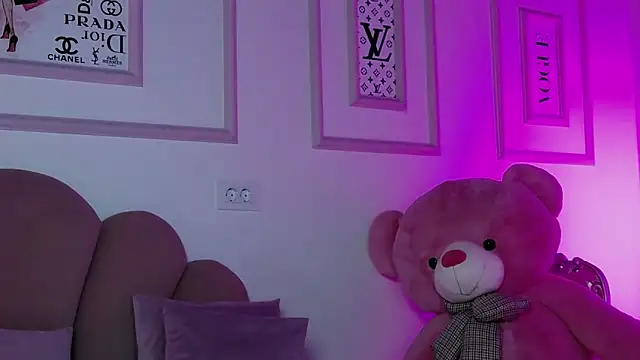 Snapshot of Abby__White chatting on October 12, 4:06 pm Abby White online show from October 12, 4:06 pm