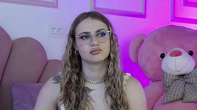 Abby  White online show from July 28, 4:16 pm