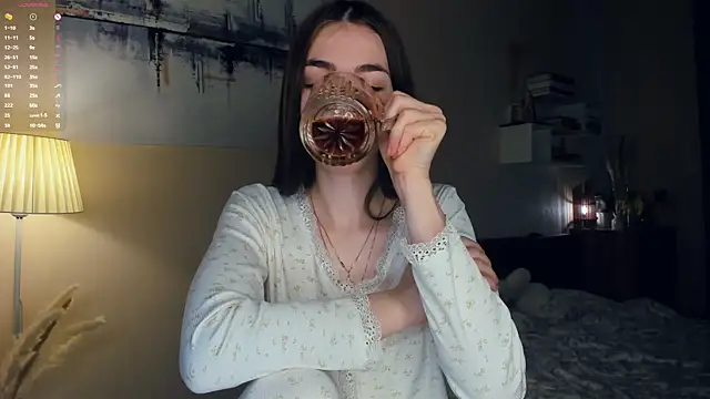 Snapshot of MaryJacksoon chatting on February 15, 7:51 am MaryJacksoon online show from February 15, 7:51 am