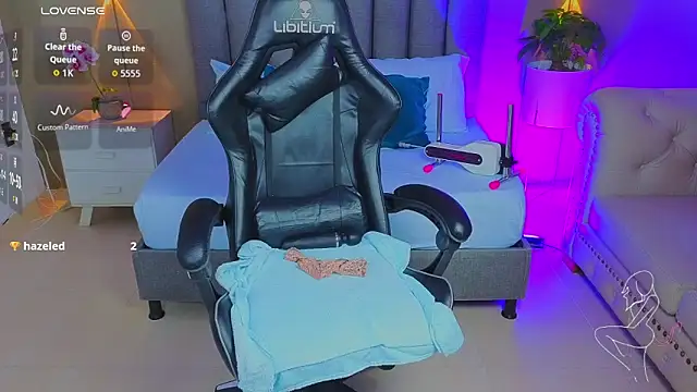 Snapshot of angelica_dymond chatting on March 6, 6:15 pm angelica dymond online show from March 6, 6:15 pm