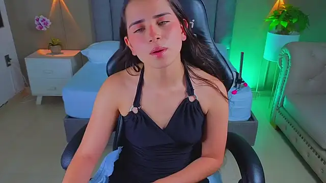 Snapshot of angelica_dymond chatting on March 14, 7:19 pm angelica dymond online show from March 14, 7:19 pm