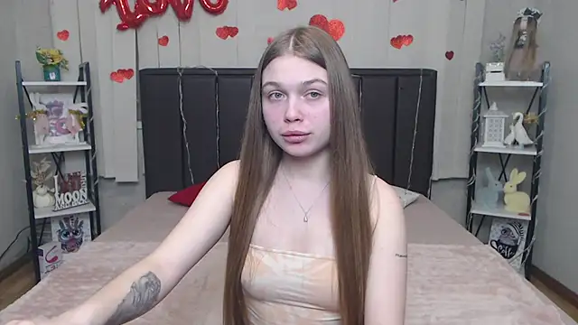 Snapshot of LaraPika chatting on April 17, 5:10 am LaraPika online show from April 17, 5:10 am