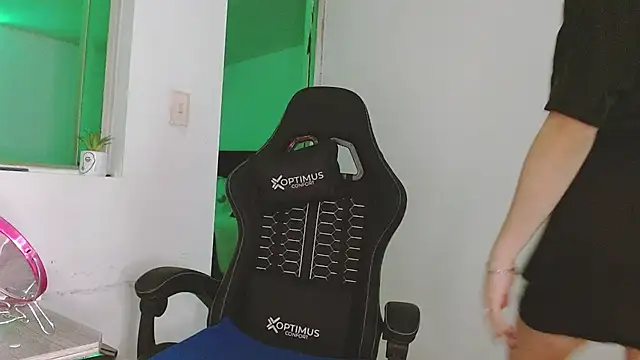 giuliana andrade online show from March 16, 11:31 pm