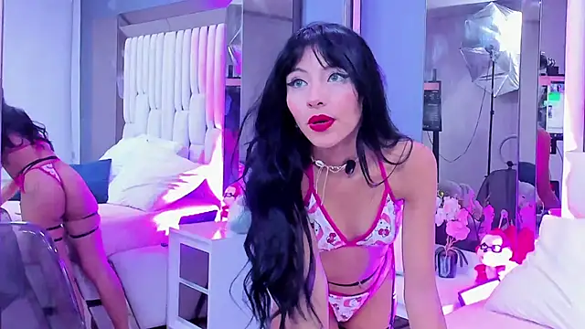 Snapshot of Kitty_Eliffe chatting on February 25, 1:30 am Kitty Eliffe online show from February 25, 1:30 am