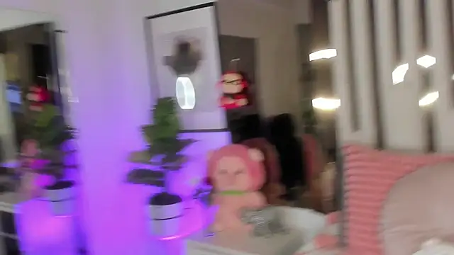 Snapshot of Kitty_Eliffe chatting on October 2, 9:33 pm Kitty Eliffe online show from October 2, 9:33 pm