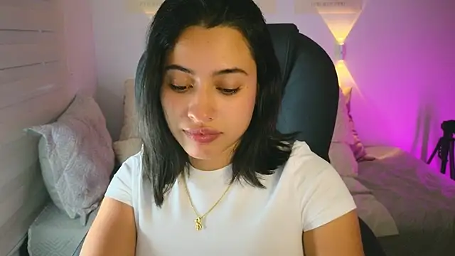 AlessaPears online show from September 28, 10:37 pm