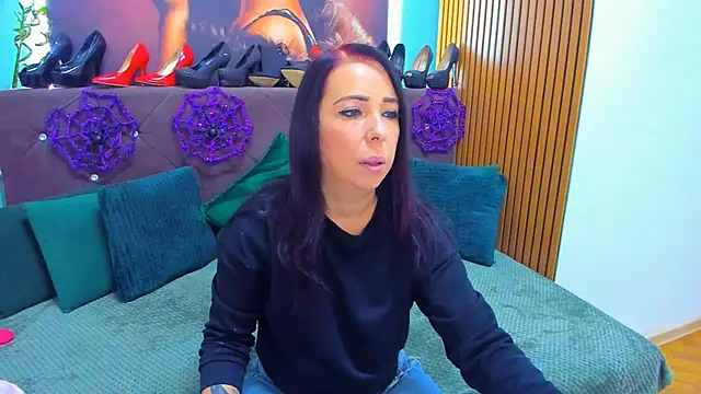 Snapshot of LauraSin chatting on October 30, 4:25 am LauraSin online show from October 30, 4:25 am