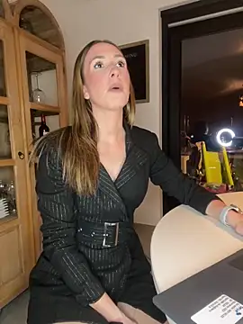 lola tentatiion online show from February 21, 8:38 pm