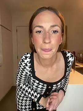 lola tentatiion online show from February 23, 8:44 pm