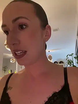 lola tentatiion online show from February 28, 8:39 pm