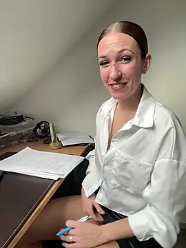 lola tentatiion online show from March 10, 9:32 am