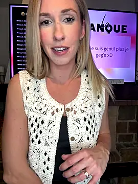 lola tentatiion online show from November 9, 9:02 pm