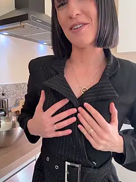 lola tentatiion online show from March 12, 9:04 am