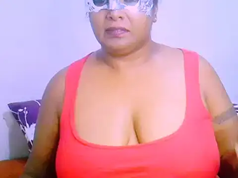 Snapshot of Mysterylady143 chatting on January 1, 9:41 pm Mysterylady143 online show from January 1, 9:41 pm