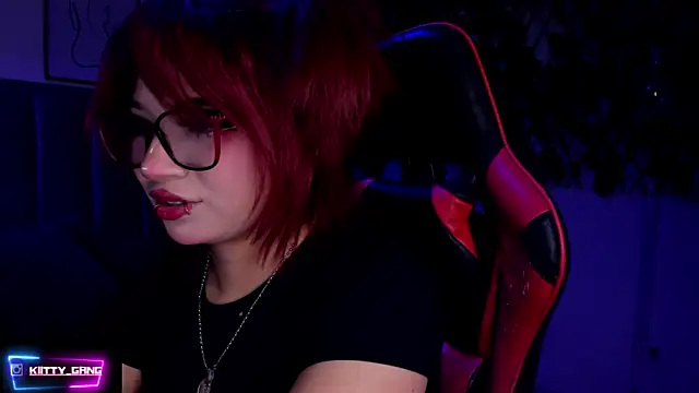 Kitty Gang online show from November 15, 2:20 am