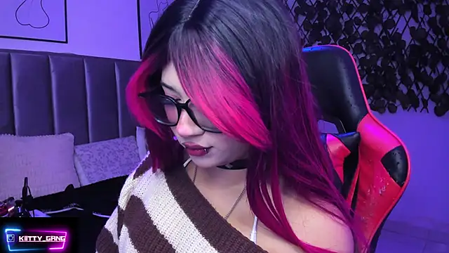 Kitty Gang online show from February 17, 1:46 am