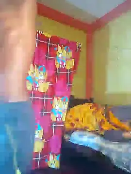 Snapshot of indiancouple09 chatting on February 5, 11:39 pm indiancouple09 online show from February 5, 11:39 pm