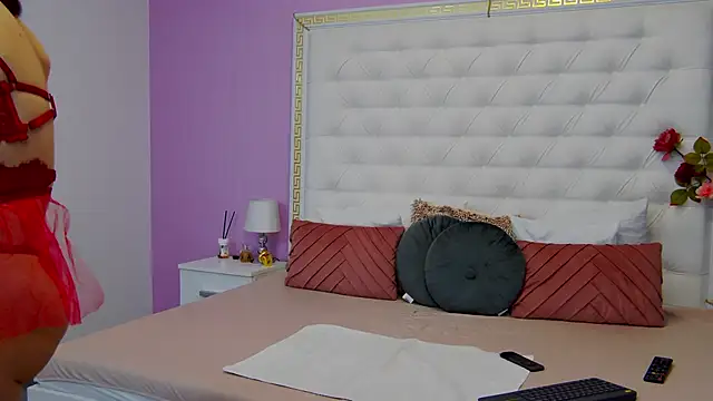 Lenna Paul online show from February 10, 5:25 am