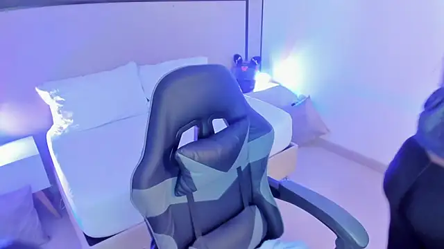 emma collson online show from September 26, 2:37 am