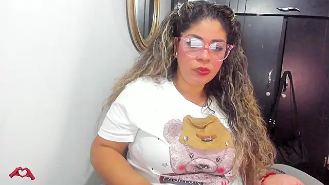 laris park online show from April 7, 11:59 pm