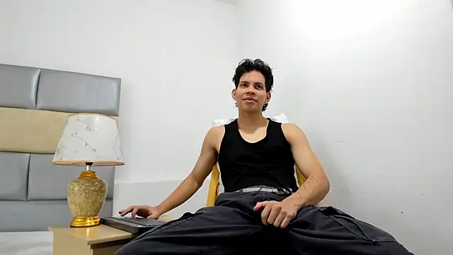 lax777  online show from March 8, 12:52 pm