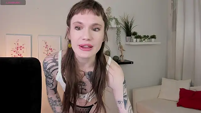 Snapshot of Fog_Foggy_Love chatting on February 9, 8:56 pm Fog Foggy Love online show from February 9, 8:56 pm