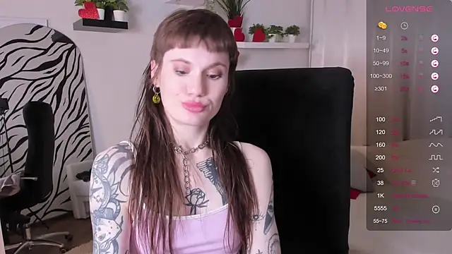 Snapshot of Fog_Foggy_Love chatting on February 28, 3:48 am Fog Foggy Love online show from February 28, 3:48 am