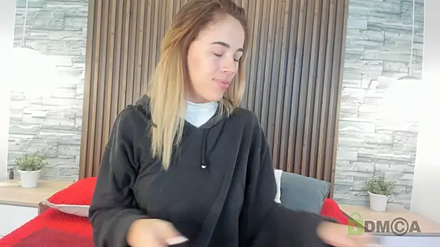 yulievans online show from January 3, 2:08 pm