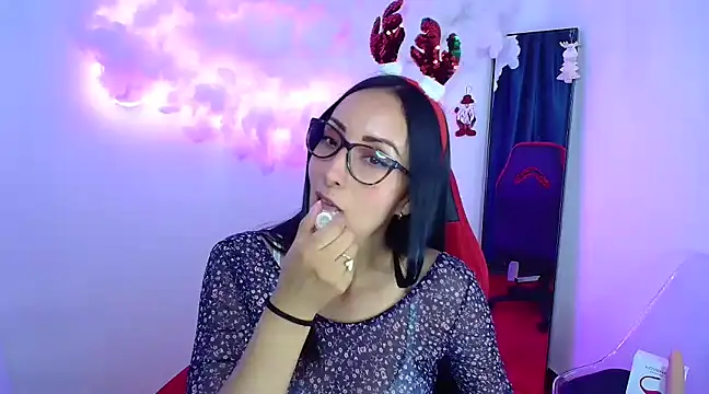 yaralyminjo2 online show from December 18, 2:06 pm