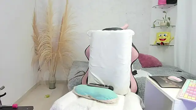 Snapshot of Leslie_browm chatting on November 6, 11:22 am Leslie browm online show from November 6, 11:22 am