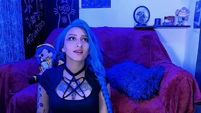 Snapshot of amaracooper_ chatting on April 22, 10:17 am amaracooper online show from April 22, 10:17 am