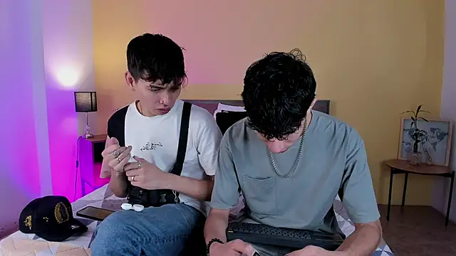 Snapshot of novaybrian chatting on December 16, 4:34 am novaybrian online show from December 16, 4:34 am