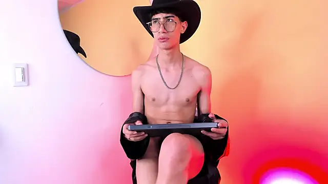 Snapshot of novaybrian chatting on January 28, 10:45 am novaybrian online show from January 28, 10:45 am