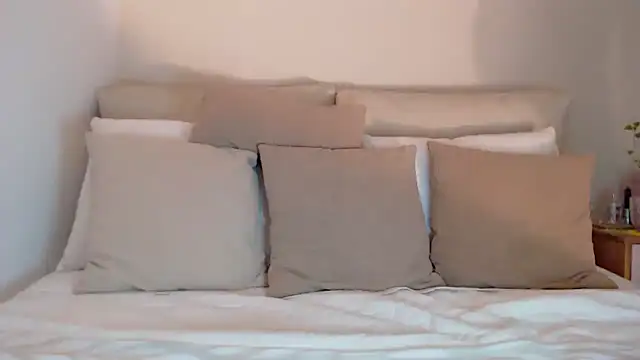 Snapshot of Gia_Ferh chatting on September 11, 1:49 am Gia Ferh online show from September 11, 1:49 am