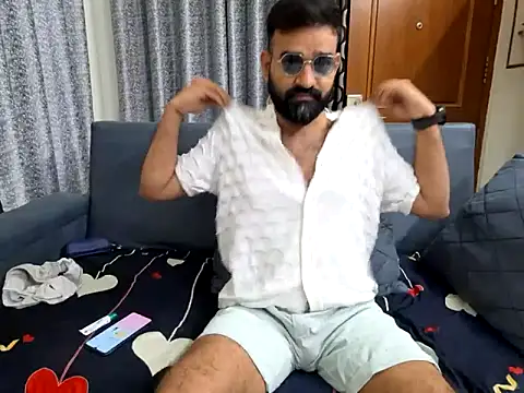 Snapshot of Fun_Guuy chatting on February 24, 1:21 pm Fun Guuy online show from February 24, 1:21 pm
