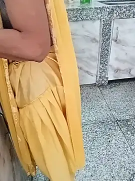 Snapshot of Saroj-Shah chatting on October 9, 5:38 am Saroj-Shah online show from October 9, 5:38 am