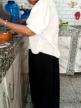 Saroj-Shah online show from February 3, 6:40 am