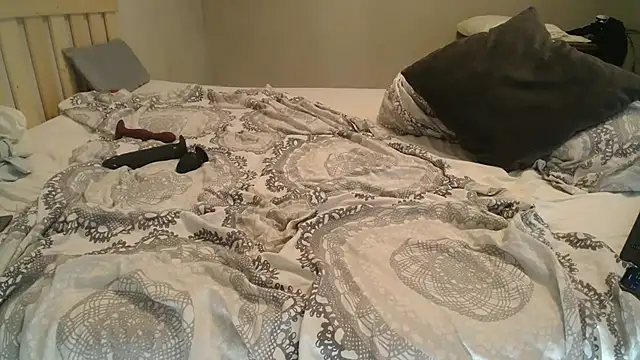 33  Max online show from February 5, 9:41 pm