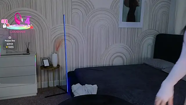 Jenna Adams  online show from March 17, 1:03 am